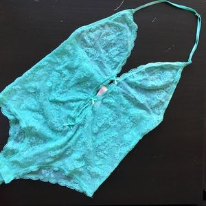 NWT Victoria’s Secret lace keyhole halter teddy